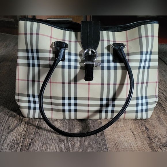 Burberry vintage tote. Priced to Sell - Picture 1 of 12
